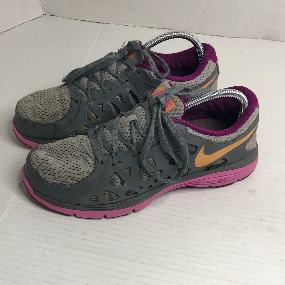 Nike Sneakers Dual Fusion Run 2 Womens Size 9.5 Running Shoes Gray
